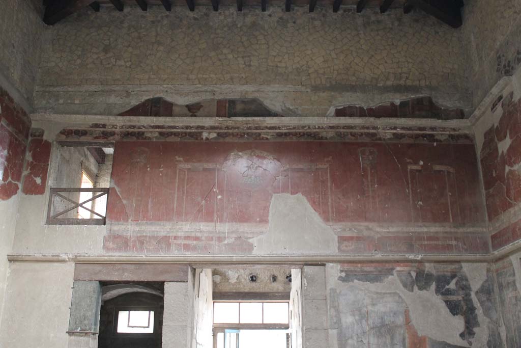 III.11 Herculaneum. March 2014. Upper east wall above entrance doorway.
Foto Annette Haug, ERC Grant 681269 DÉCOR.